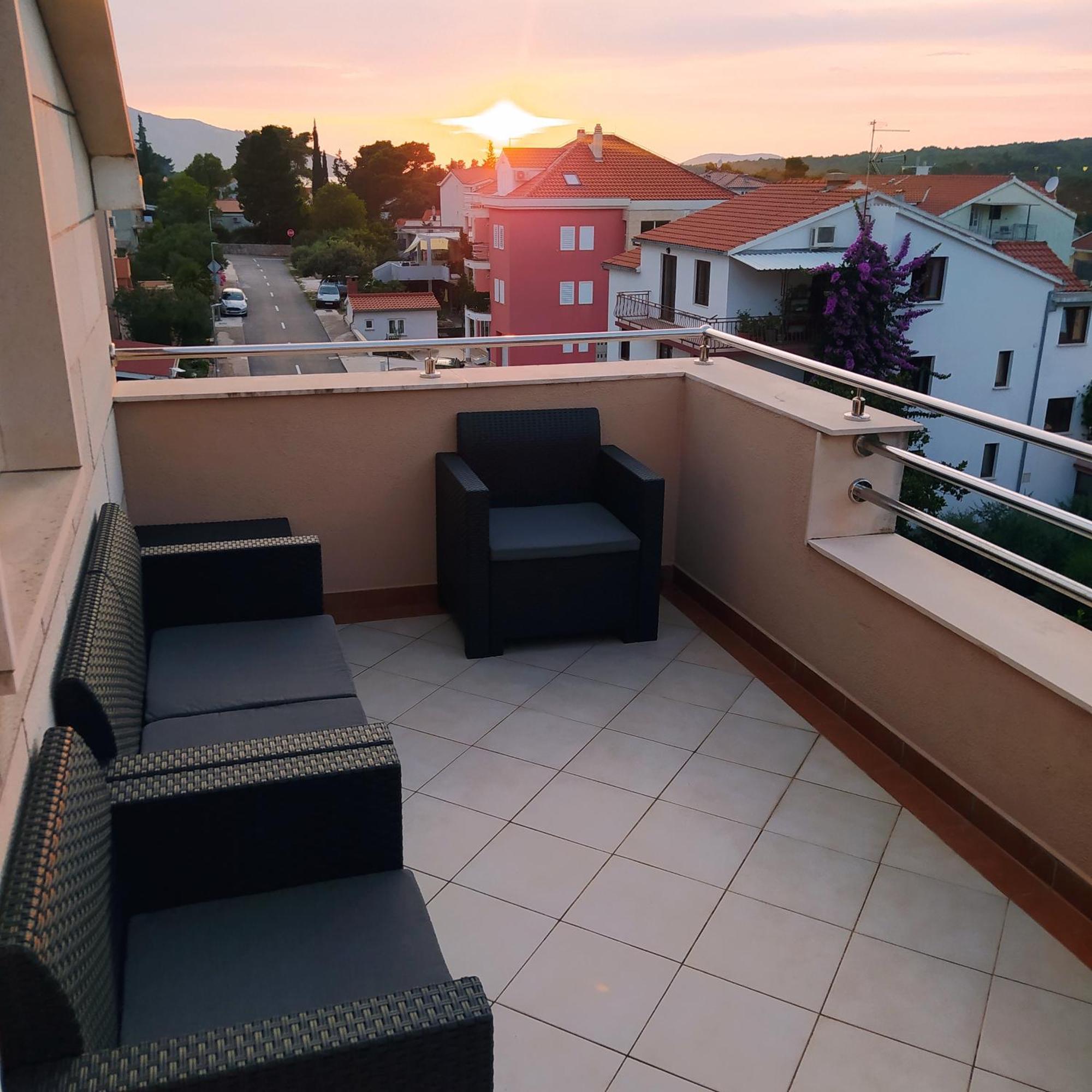 Peter&Zana Apartments Стари Град Экстерьер фото